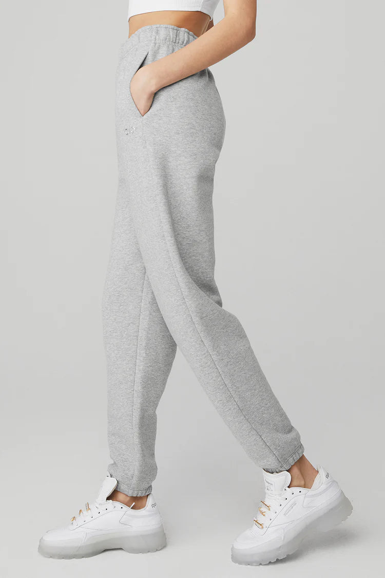 alo yoga Accolade Sweatpants *Pre Order*