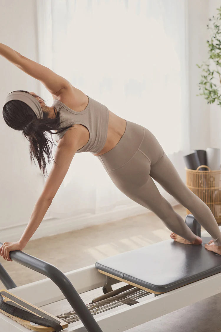 alo yoga High-Waist Airlift Leggings *Pre Order*