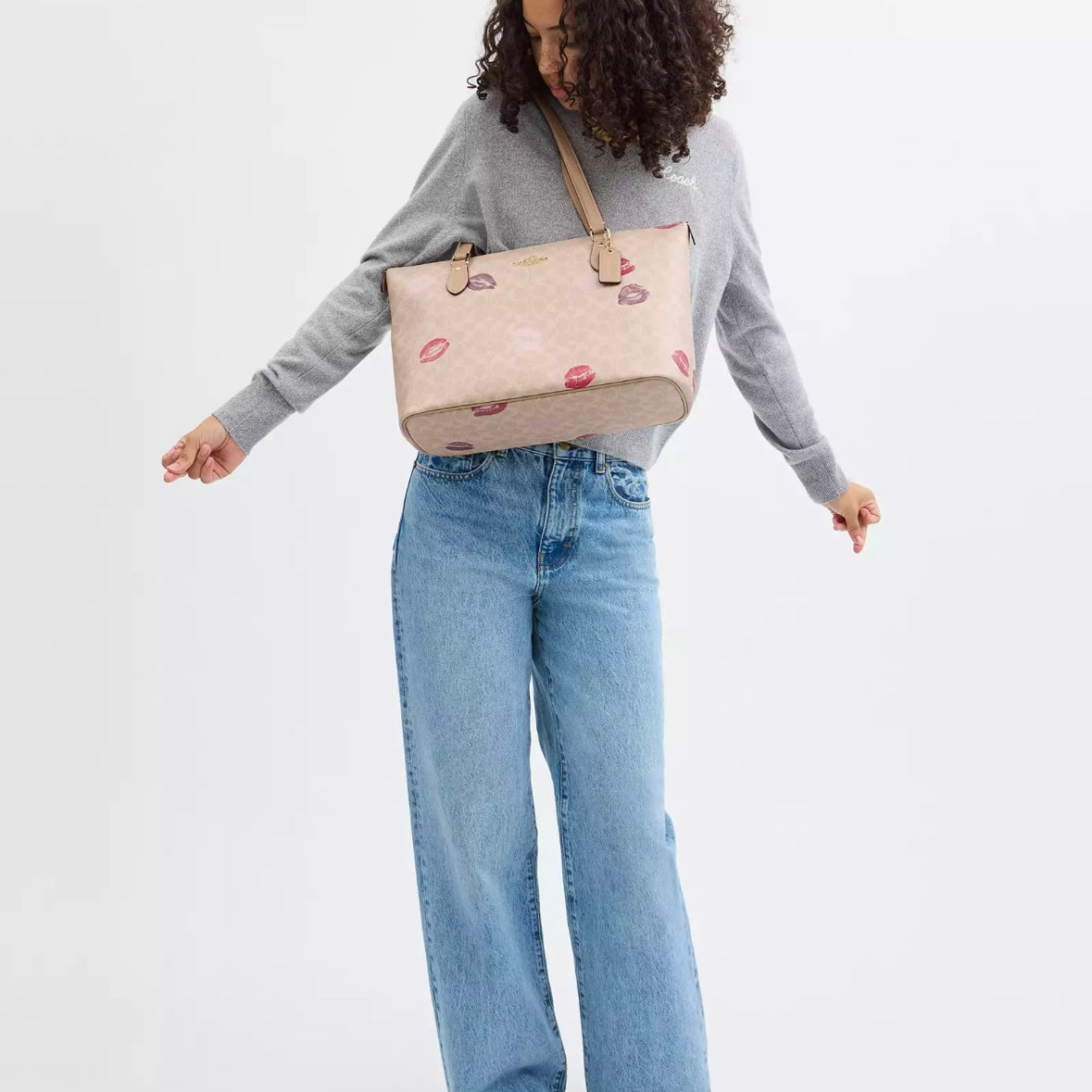 Coach Gallery Tote Bag In Signature Canvas With Lips Print *Pre Order*