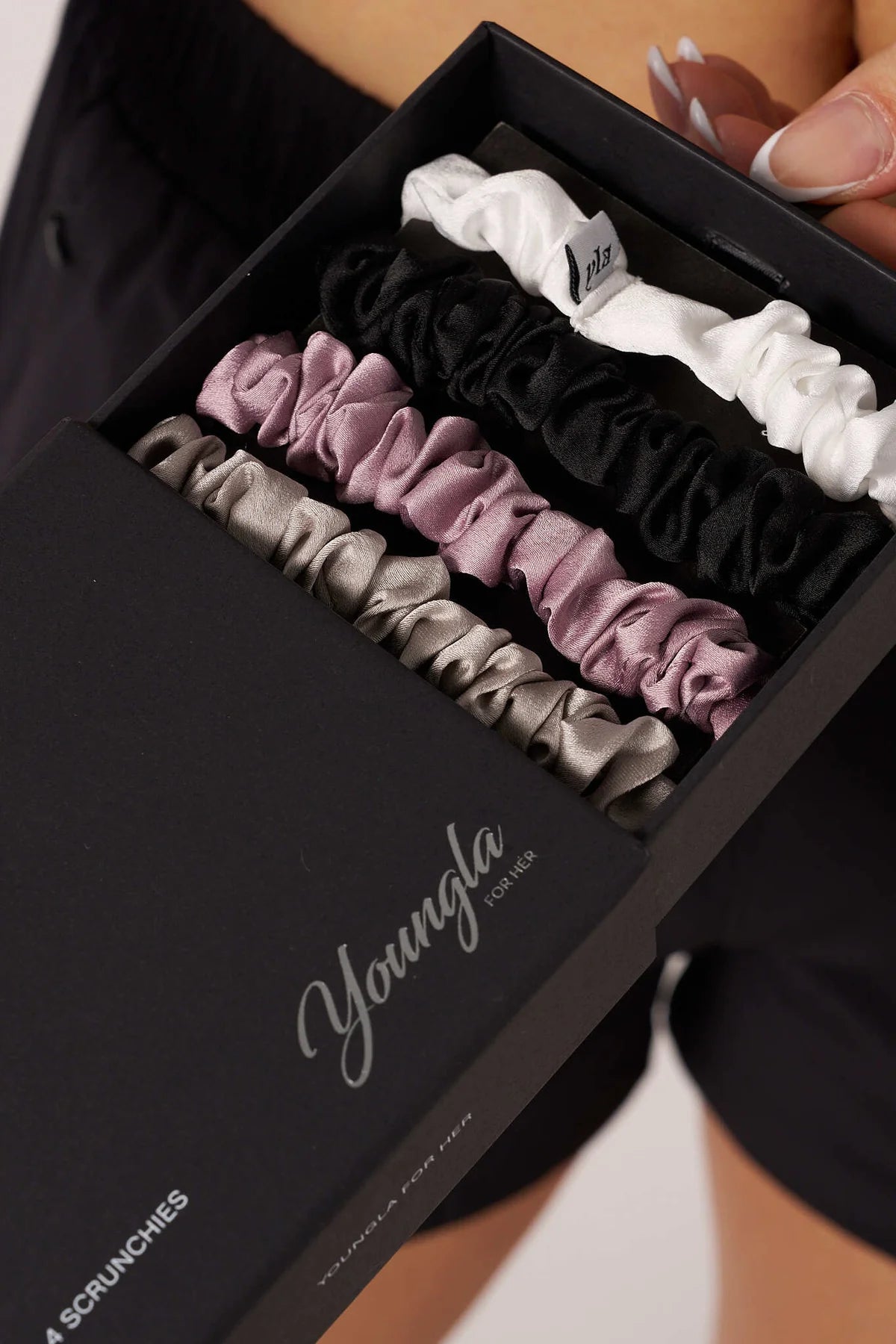 YOUNGLA W624 SATIN SCRUNCHIES *Pre Order*